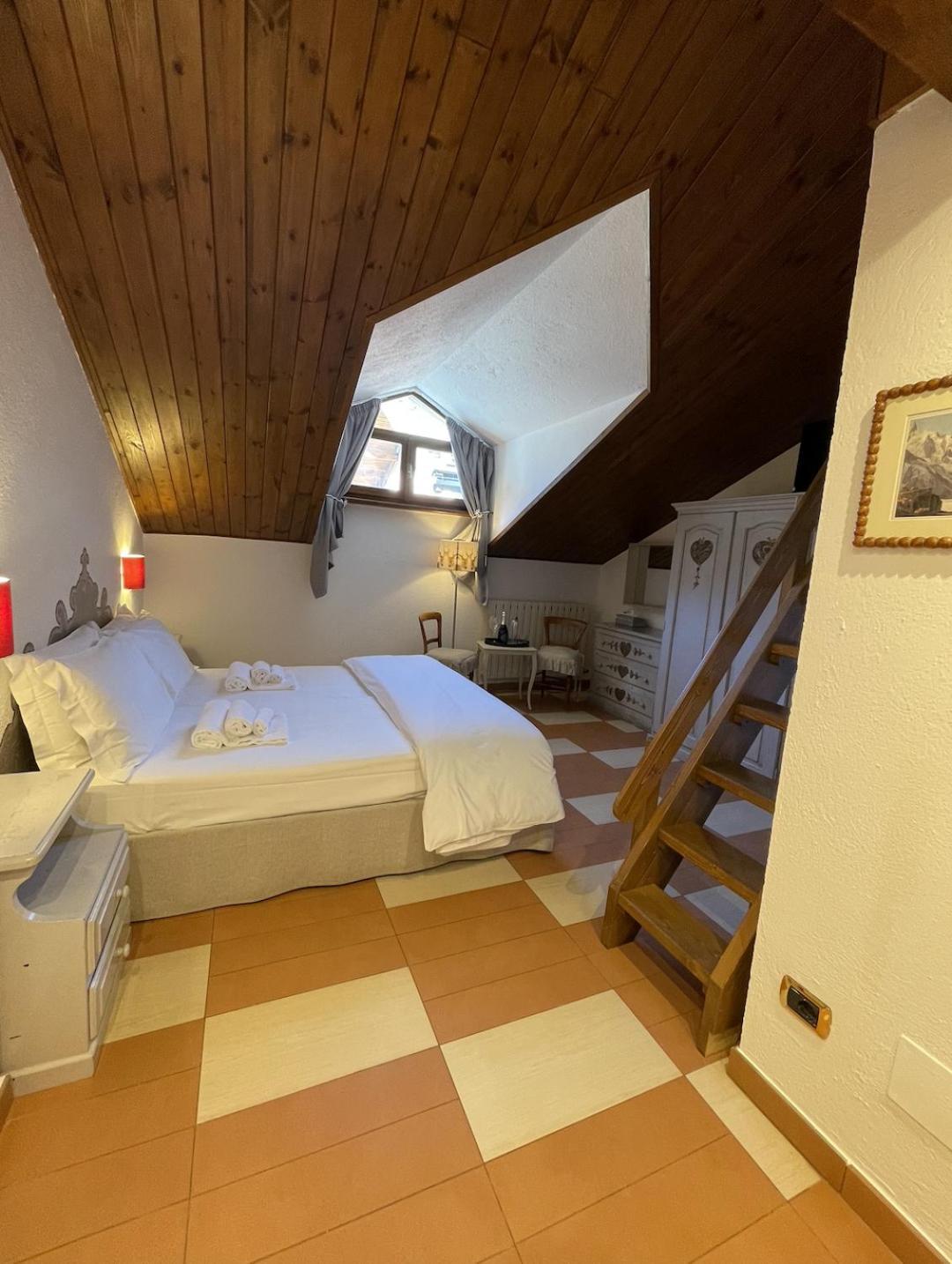 Hotel Ristorante Il Principe Claviere Eksteriør bilde